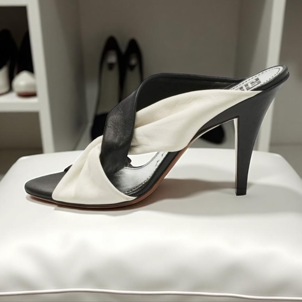 NWT GIVENCHY Nappa Leather Mule Twist slip on Sandals Black & White Sz 37 US 7 - Picture 5 of 16